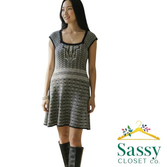 Nanette Lepore Dresses & Skirts - Nanette Lepore No Regrets Dress Black Ivory Geometric Knit Scoop Neck Sz L NWT